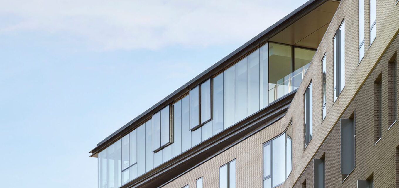 Queen Mary Grad Centre – glass box close up