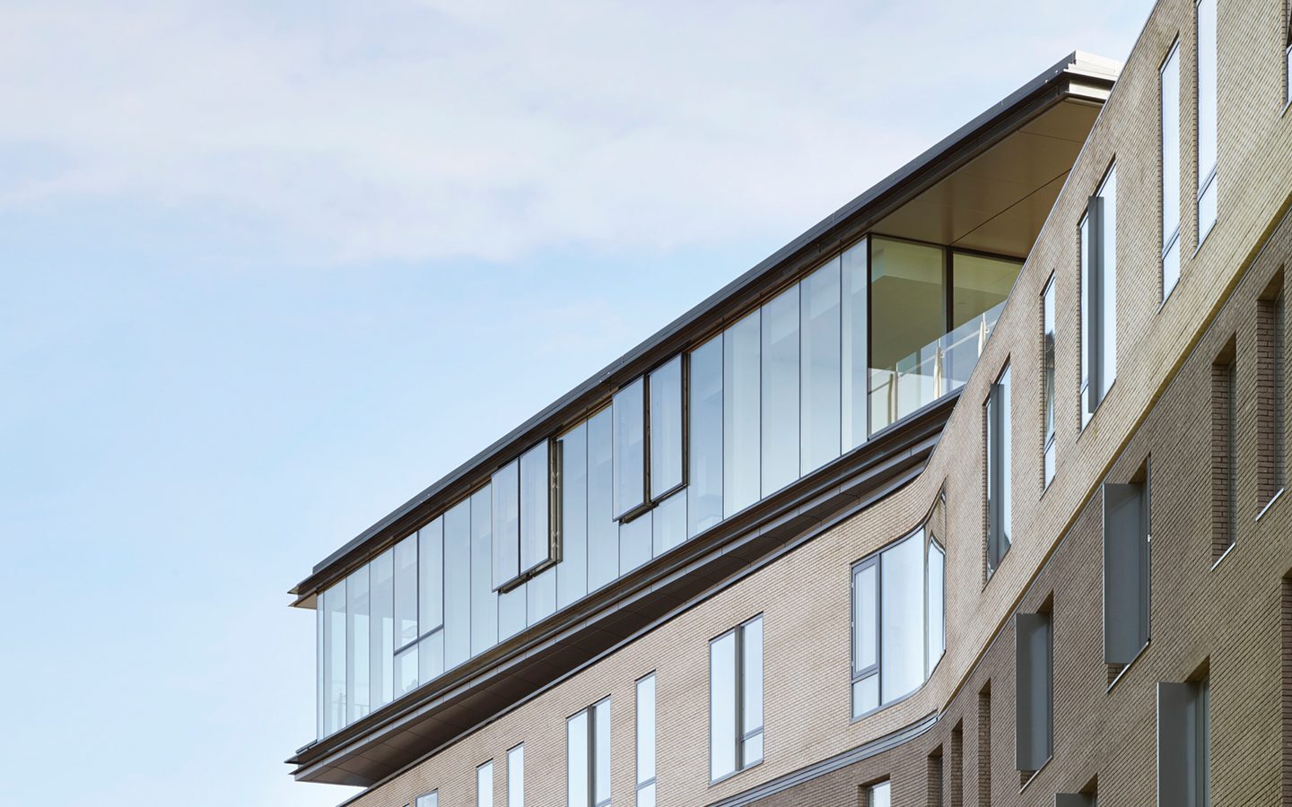 Queen Mary Grad Centre – glass box close up