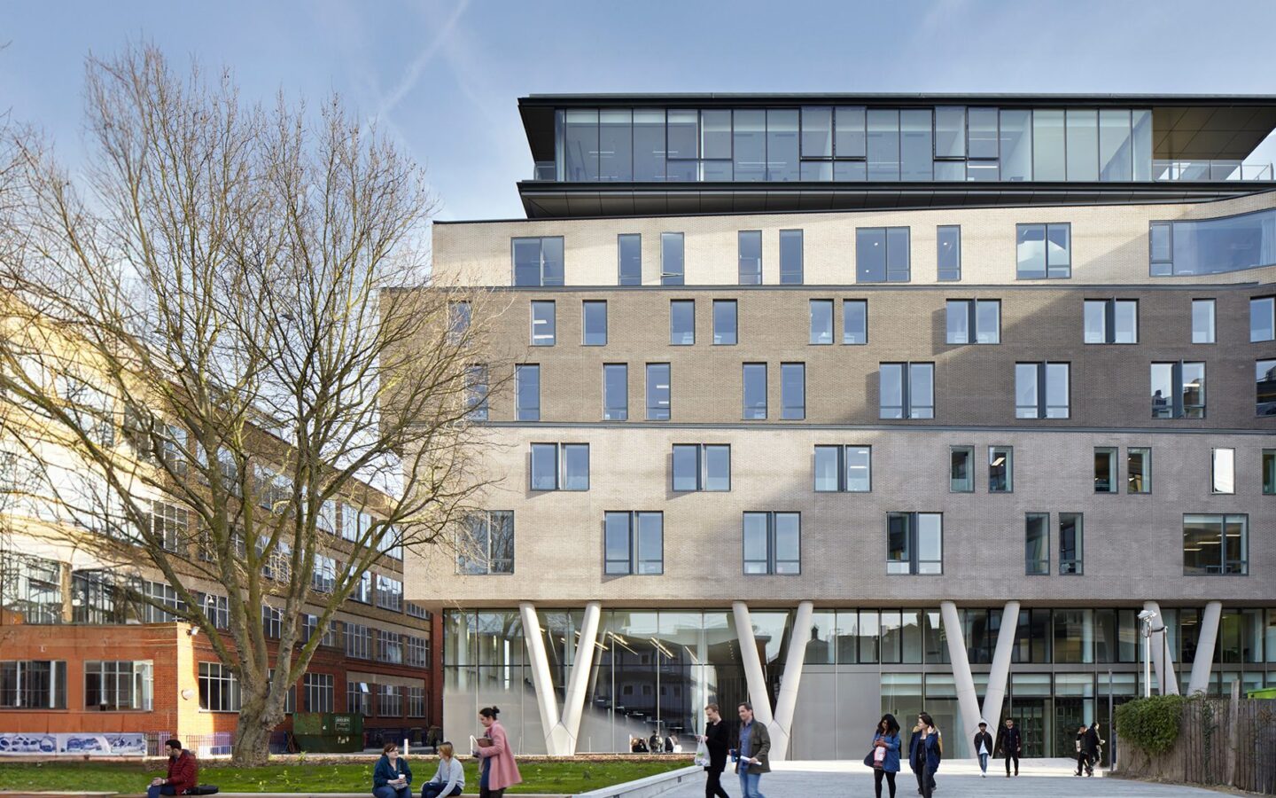 Queen Mary Grad Centre – hero